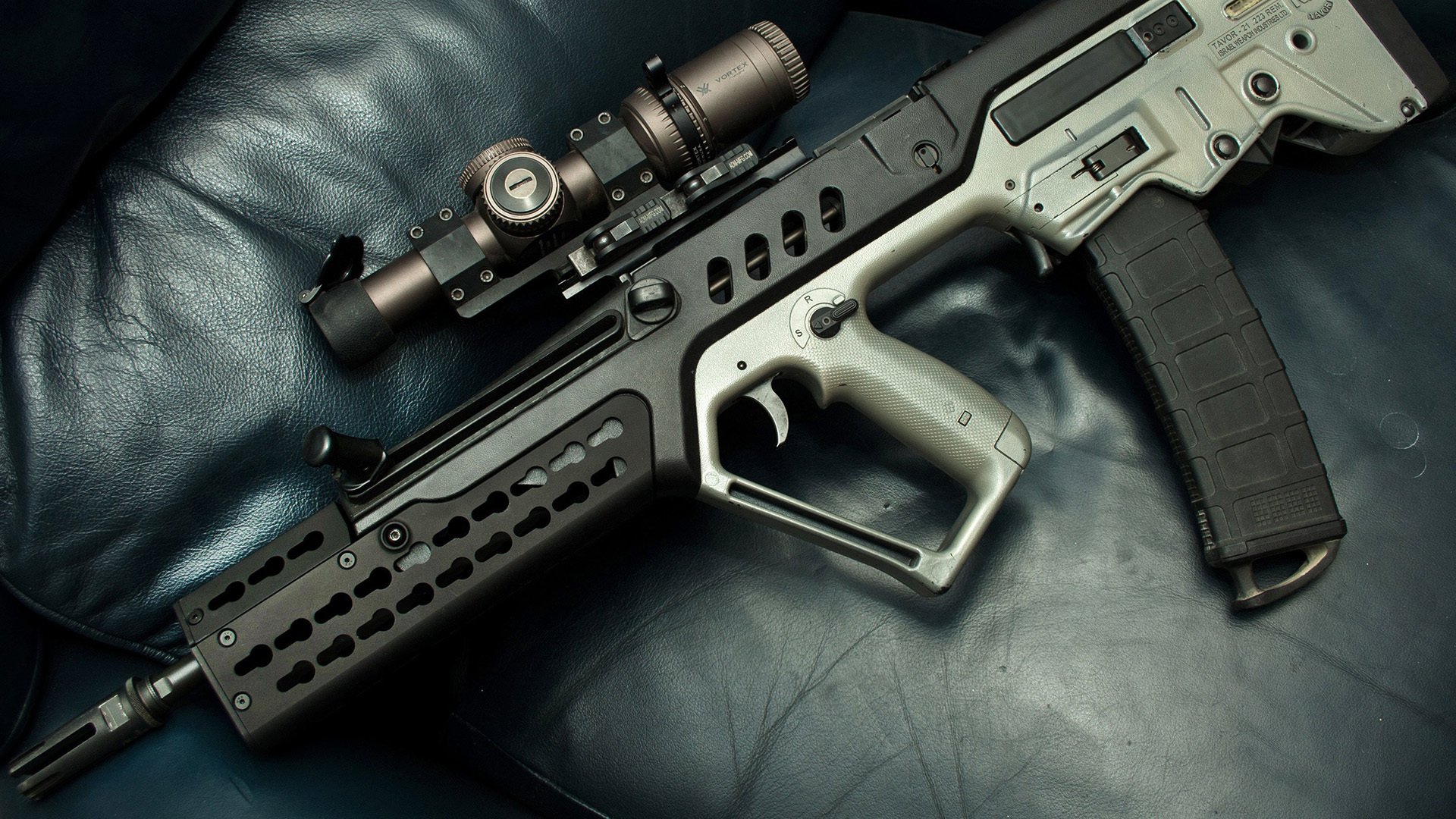 AIYOUXI.COM-传奇英雄的“幕后故事”：他们的成长历程细节揭秘，传奇英雄内容介绍