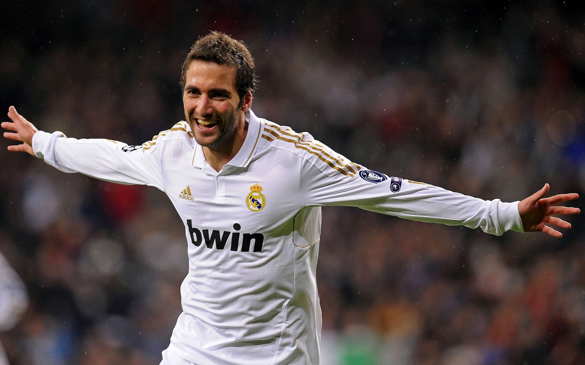 爱游戏体育APP下载-普劳德感慨：热爱让我坚持至今